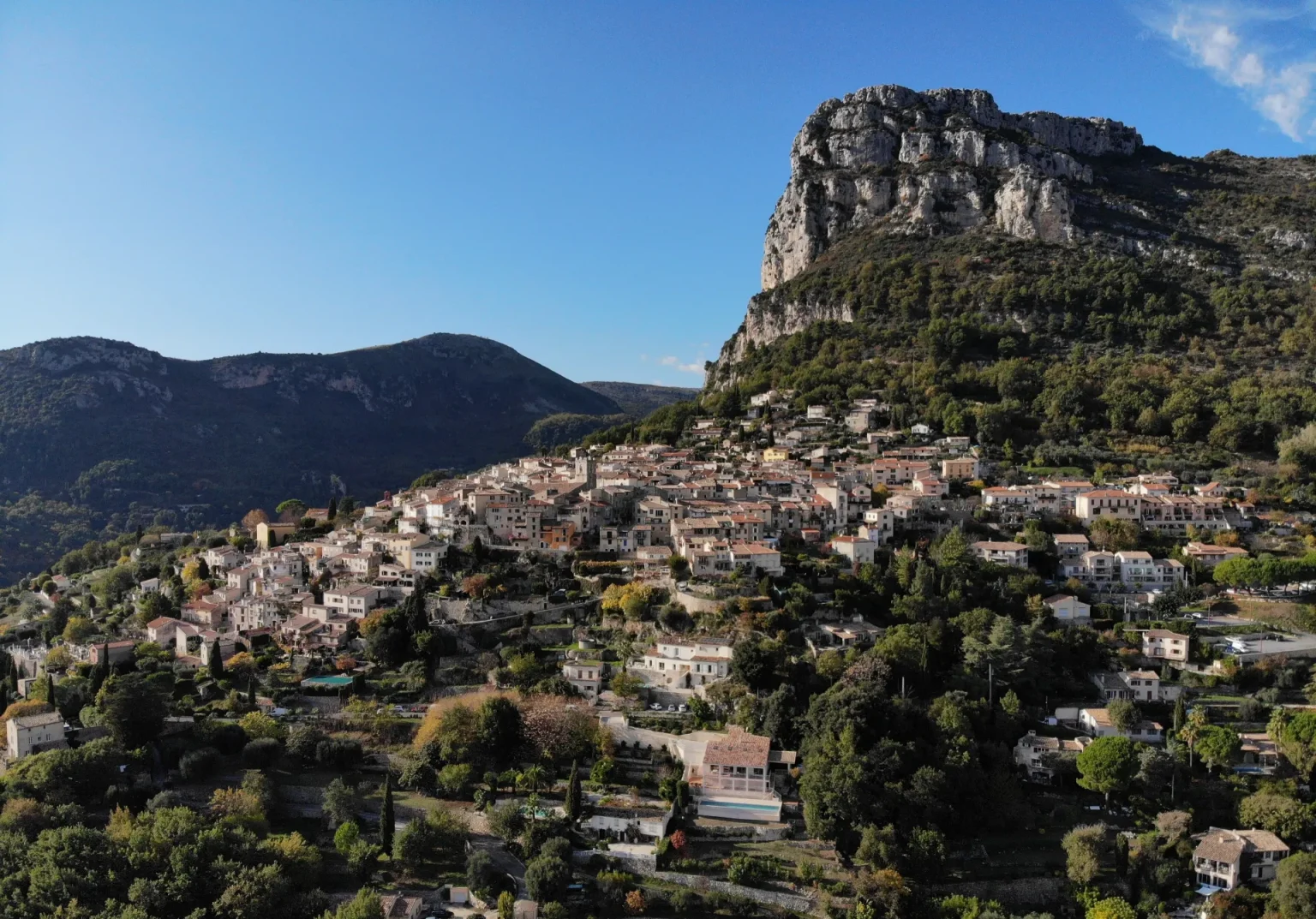 Saint-Jeannet au pied du baou de Saint-Jeannet